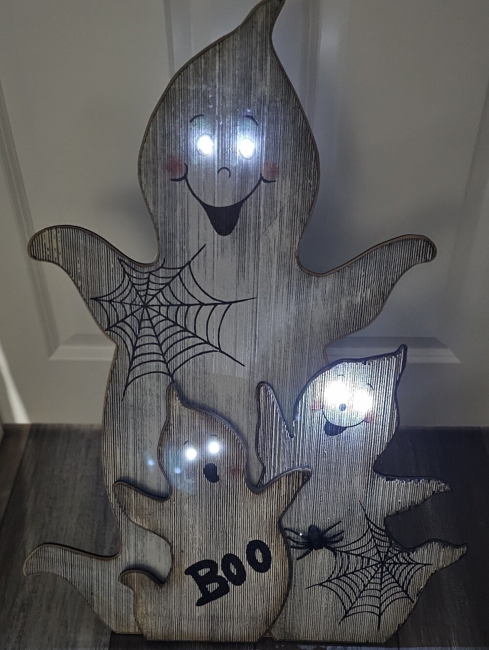 *Rustic Lighted Standing Ghost Decor* - Picture 2 of 10
